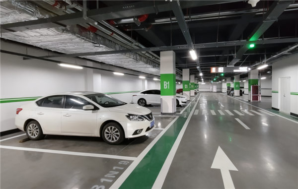 买了车位又交了物业费，为何还要额外收管理费？律师为您详细解读