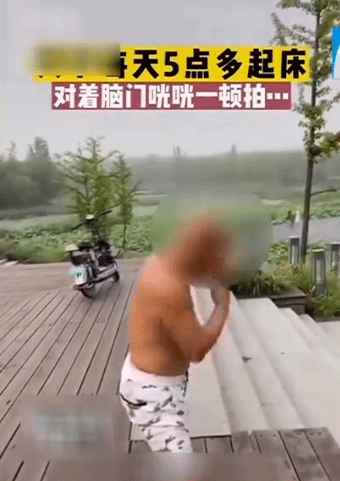 老人为了养生每天拍头二百次，经医生检查发现颅内出血