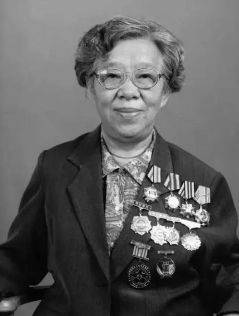 “人民海军居里夫人式女杰”萨本茂辞世享年一百零二岁