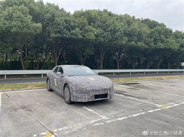 神秘新车惊现高速服务区据知情人士透露实为阿维塔06猎装版