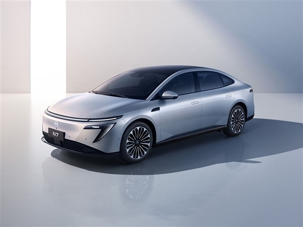 开窍的日产再出杀手锏！全新N6官图亮相：插混动力加持，售价或不足10万