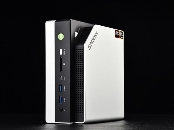 身形仅字典大小的迷你主机，性能竟能碾压台式机！锐龙AIMax+395这实力确实够强悍