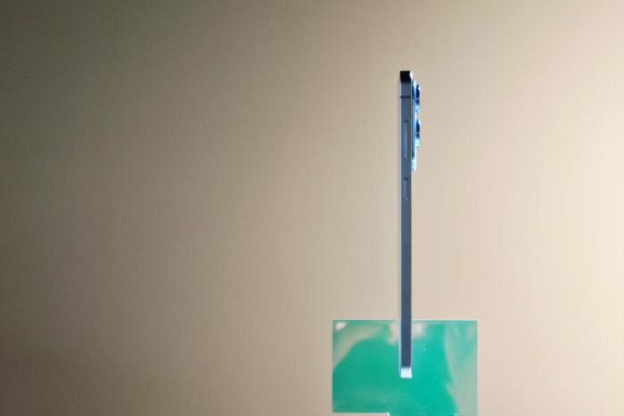 超轻薄手机未能被两大巨头带火，这真的是“走错了方向”吗？