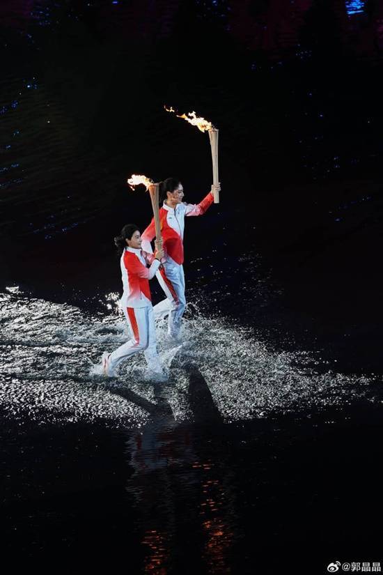 霍震霆在现场才知晓郭晶晶是火炬手，她压根没跟我说这件事！