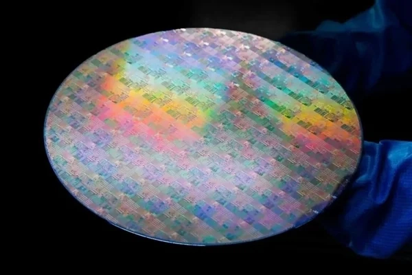 全国产化！中国首条12英寸硅光芯片流片平台正式投入使用