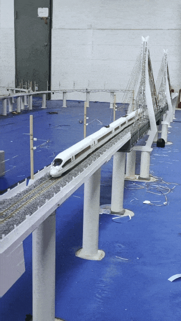 大学生制作微缩高铁模型：1:1复刻已被纳入教材