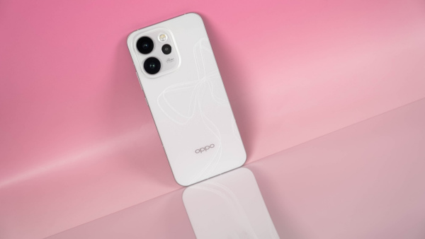OPPOReno15的影像AI功能特别实用，包含AI灵感成片和AI人像补光两大亮点