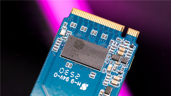 无缓存设计也能飙到12GB/s！慧荣SM2504XTPCIe5.0SSD主控实测体验