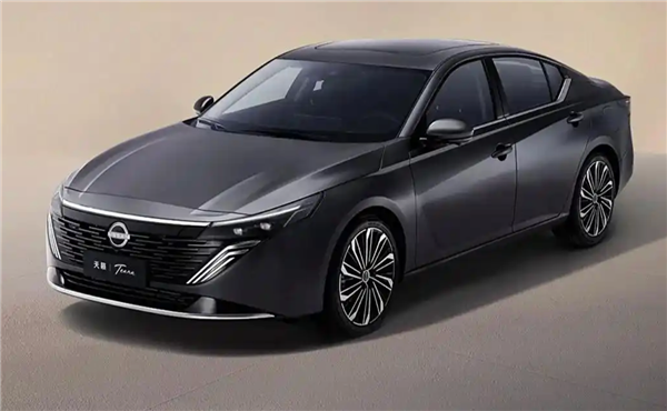 东风日产全新天籁即将于广州车展亮相，它是全球首款搭载鸿蒙座舱的燃油车型