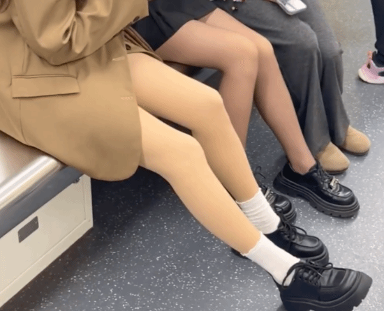 体重88斤女生网购均码光腿神器，因商家标注“可穿至130斤”下单，上身却被勒出荨麻疹