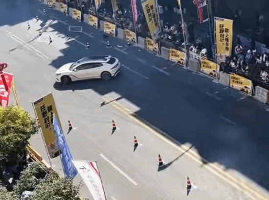 比亚迪在贵州村GT赛事中表现炸裂！腾势Z9GT原厂状态下上演疯狂极限漂移