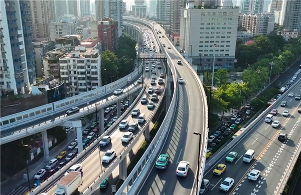 新华社指出：部分汽车企业在竞争中陷入了“重营销、轻研发，重概念、轻实用”的误区