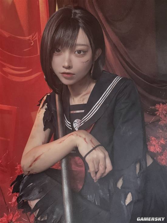 狐面下藏着惹火身材？市桥cos"JK战神"深水雏子