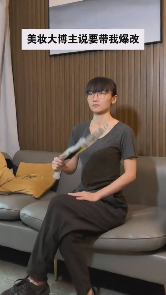 女版Faker被曝换成诸葛亮造型网友调侃：李哥这是穿上古装了？