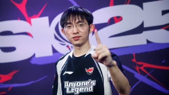 格局彻底打开！国产唯一冠军上单自掏腰包为网友买单，引发热烈讨论