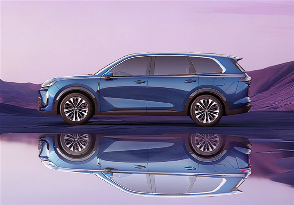 问界M9的亲民平替车型宝骏华境S实车图流出：配备舱内激光视觉技术