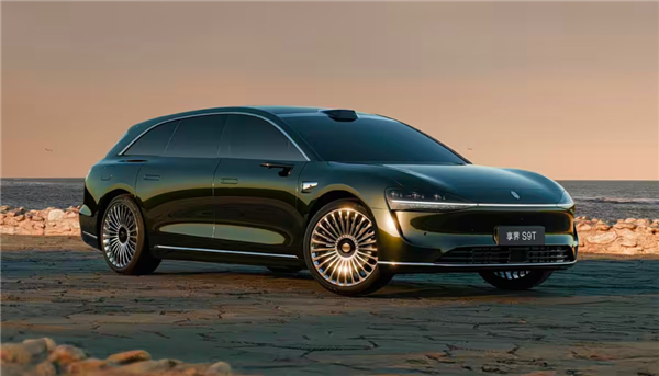 北汽高管称：享界入局后，国内豪华车市场格局已从三强争霸演变为四足鼎立