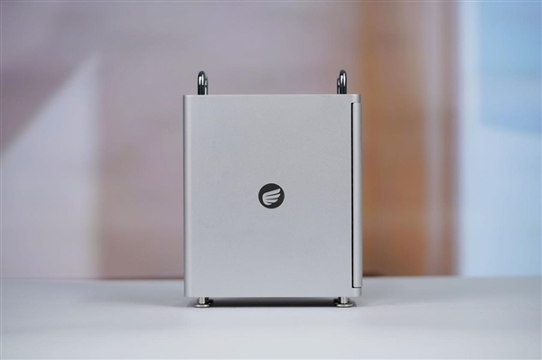 向苹果MacPro刨丝器致敬！奥睿科OminiPro迷你主机图赏