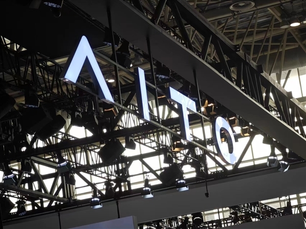 问界再推重磅新车！问界M6计划明年第二季度上市，不会替代M5