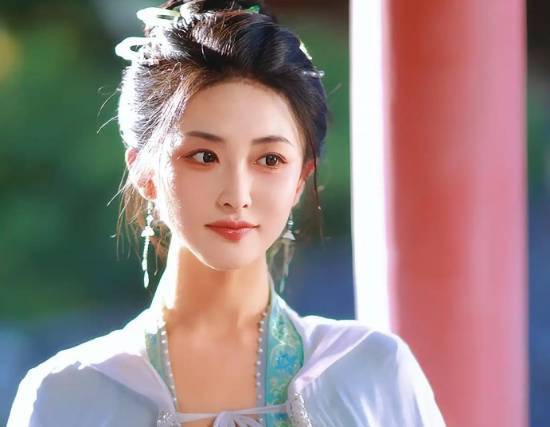 短剧女演员揭露剧组存在杀生行为网友评论呈现两极分化态势