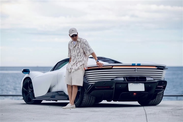 林俊杰喜提超跑王者法拉利DaytonaSP3，该车落地价超2000万