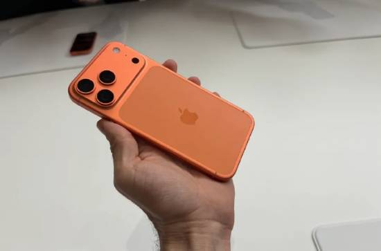 小米高管对iPhone17Pro系列的外观设计发表看法：我的审美水平有限，实在欣赏不来这样的设计风格