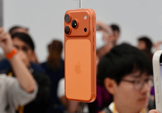 iPhone17系列销量火爆！报告指出苹果有望超越三星登顶行业第一