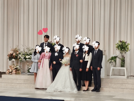 太暖心了！Faker给"小吕布"的姐姐送去了庆婚花篮