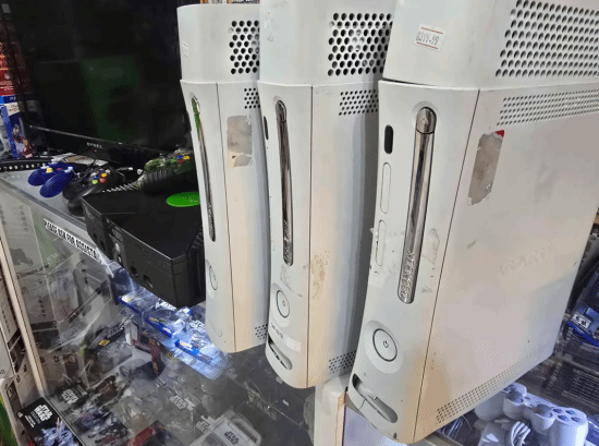 玩家入手游戏开发机，原因很简单——只为体验未删减的《辐射：新维加斯》原版内容！