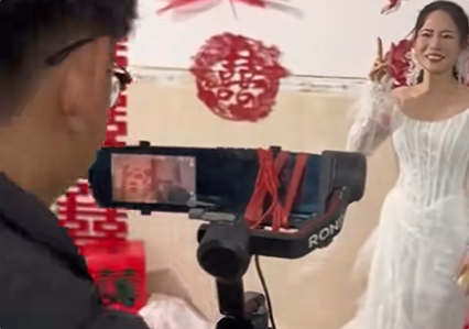 男子行车记录仪跟拍“80年代”主题婚礼：无需调色直出大片