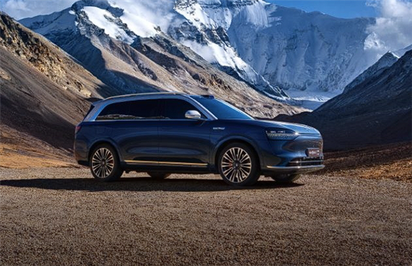 稳坐自主豪华车榜首！问界10月销量与均价双升：看齐BBA