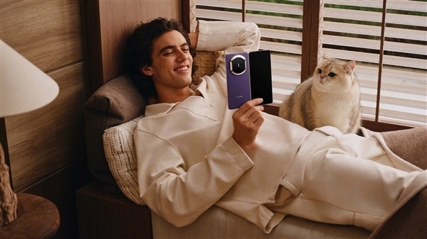 新一代“电子茅台”重磅登场！华为MateX7今日正式开启售卖，起售价12999元