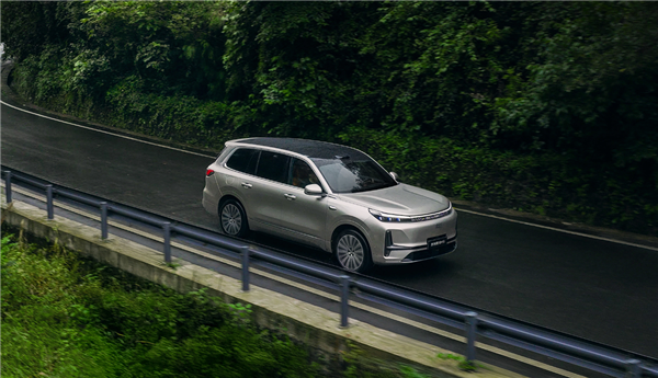 吉利高管：部分车企为博取流量盲目模仿，拉低并抹黑中国汽车设计水平