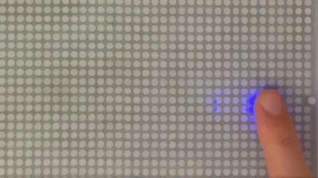 研究人员成功研发出一种新型光电触觉显示技术，该技术具备直观可感知的特性，能够让用户切实体验到看得见、摸得着的效果