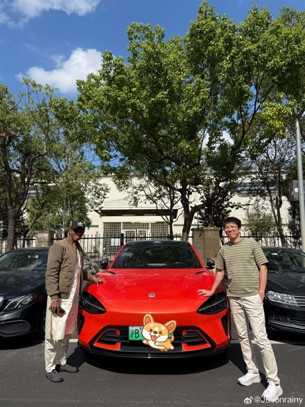 8年奔驰老车主换车小米YU7：50万以下奔驰全被比下去，唯独这一点不如奔驰