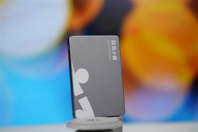 致态小翼S001SSD深度测评：SATA接口性能天花板搭配专属软件实现系统一键迁移