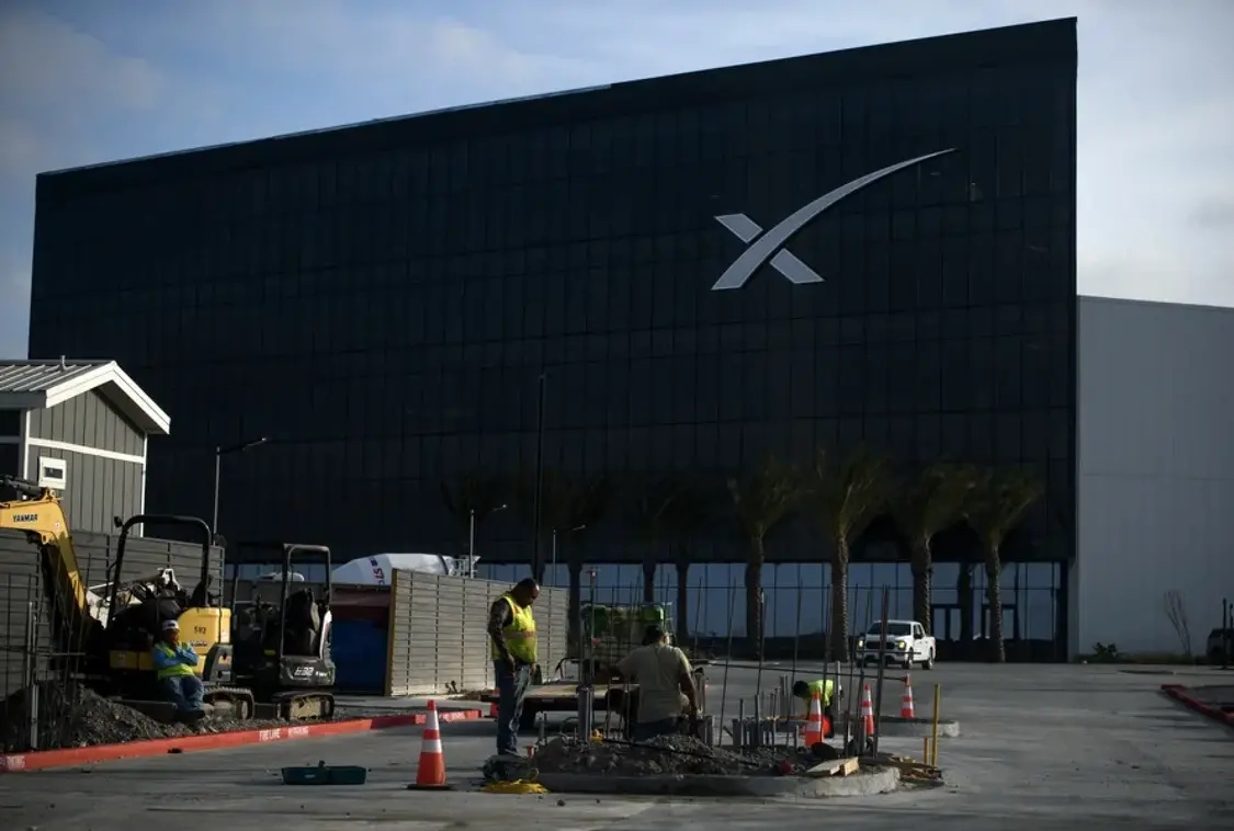 SpaceX估值达8000亿美元，确认已超越OpenAI，并计划2026年启动IPO