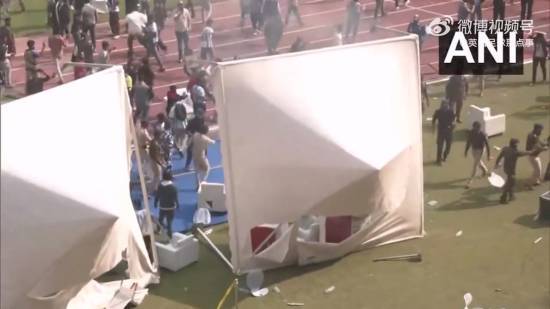 梅西到访印度引发球场骚动！当地官员已向梅西致歉