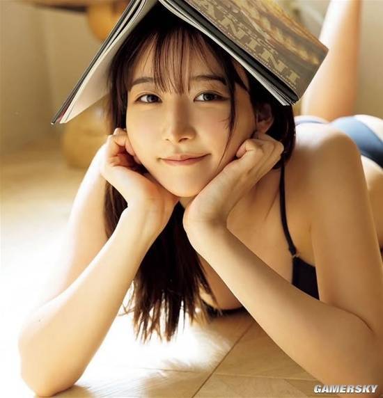 超美电台女主播发布月历写真以回馈粉丝