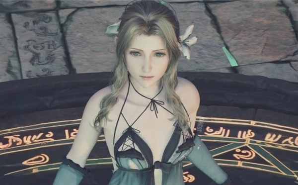 《最终幻想7：永恒危机》爱丽丝联动服装修改引争议：造型被指类似尿布