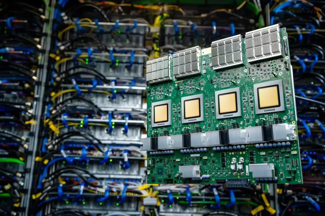 挑战英伟达：谷歌与联发科联手推进AI芯片量产进程TPUv7e订单量直接翻倍