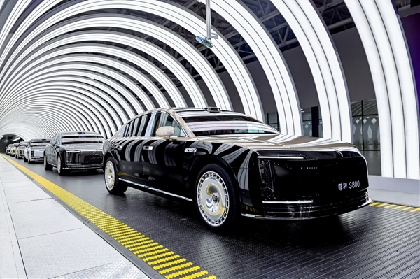 尊界S800第10000辆量产车正式下线，车主是“功夫皇帝”李连杰