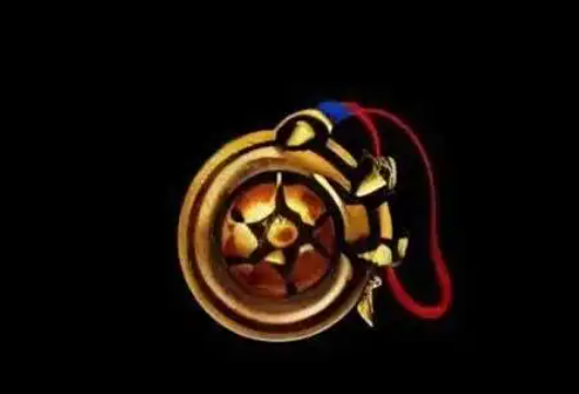 《热血传奇》里那些效果堪称逆天的绝版装备，全服总共就11件，就算是神豪揣着钱也压根买不到