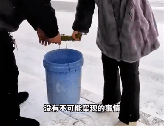 黑龙江冬日万物皆可冻：黄瓜放户外20分钟能提34斤水