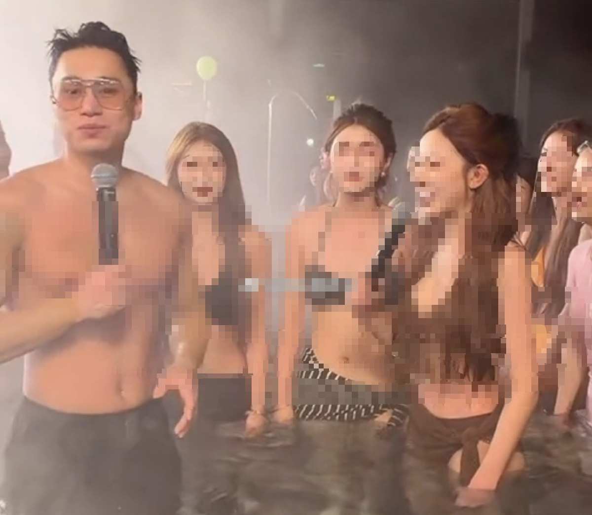 离谱！4400万粉丝网红泳池直播被指擦边，网友吵翻了