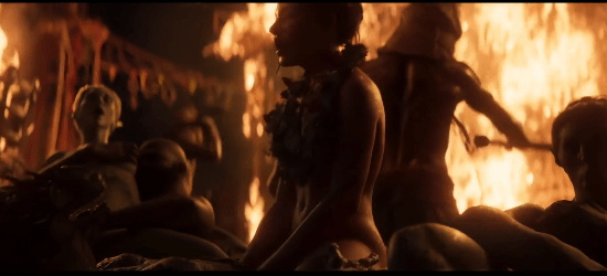 拉瑞安《神界》新作因尺度问题引发热议，其艺术风格评价两极分化