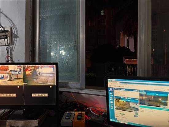 男子不想再打拼，选择在自家小区当保安，门岗处还能连上家里的Wi-Fi