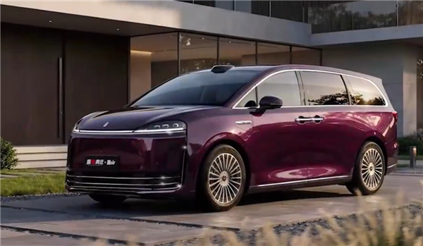 鸿蒙智行首款MPV智界V9深度解析：汇聚各方优势！