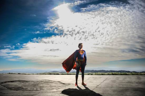 亨超早期战服旧照流出：经典红内裤外穿造型再现