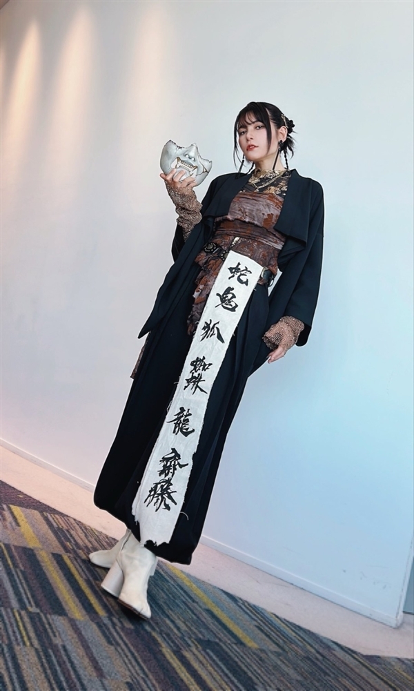 《羊蹄山之魂》女主角声优分享个人美照混血惊艳容貌赢得众多称赞